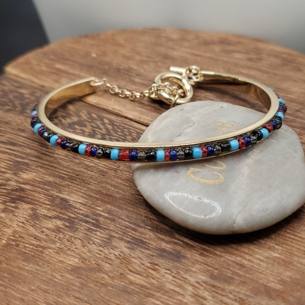 B2717  BCBG native‎ seed beaded bracelet